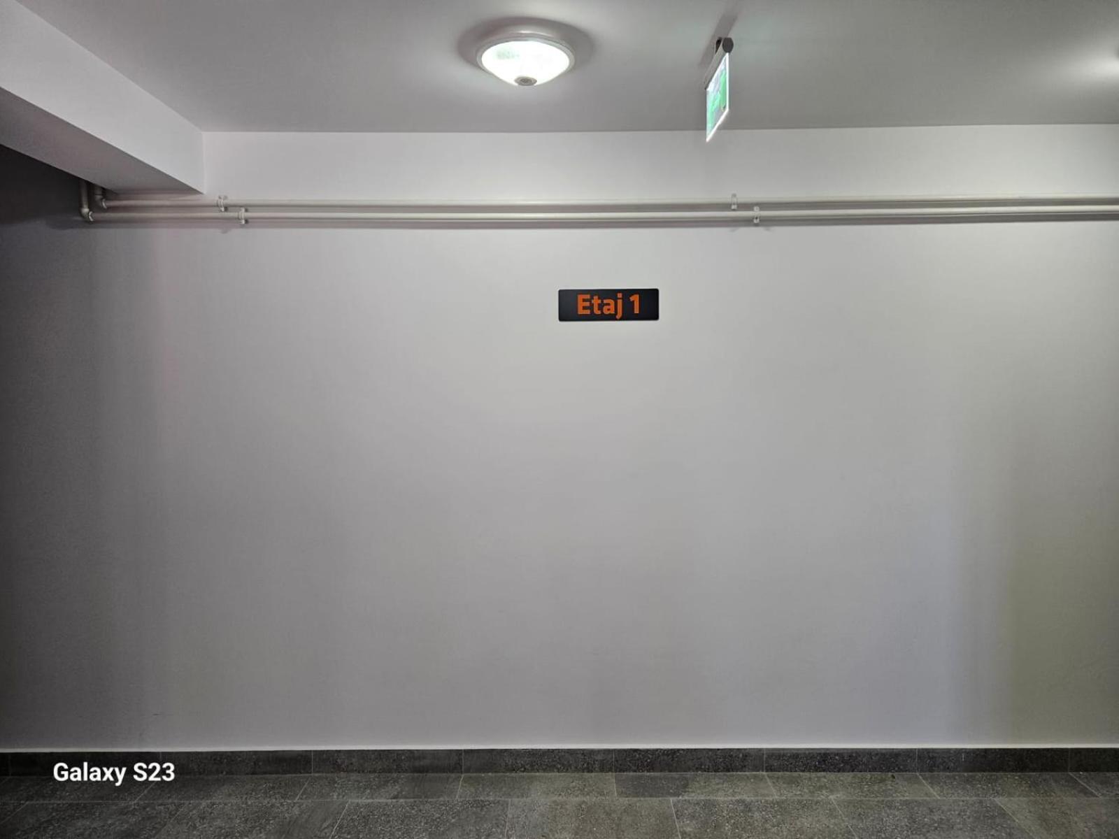 Vouchere, Factura, Petfriendly - Ap Cu 2dormitoare Fara Living *