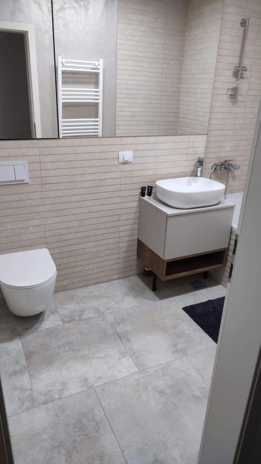 Apartament Vouchere, Factura, Petfriendly - Ap Cu 2dormitoare Fara Living *